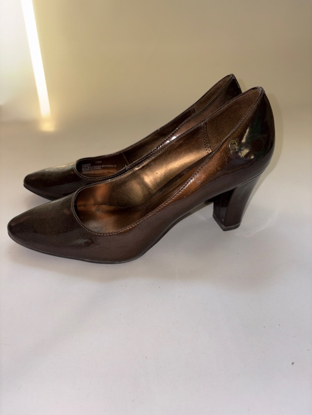 Etienne Aigner Haven Bronze Patent Leather Dress Pumps‎ Size 7.5 - Picture 7 of 10